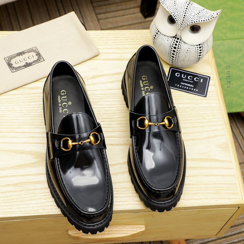 G*u*i leather shoes